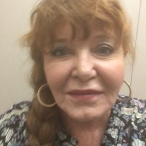 Meet your Posher, Lois